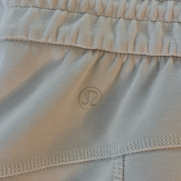 NWOT Lululemon Softstreme High-Rise Short 4" - Picture 9 of 10